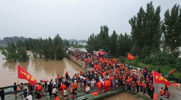 “逆行”重器中流擊水，創(chuàng)造救援速度奇跡<p>以精銳之“能”，護(hù)百姓之“安”，每一次極速救援，都是一場(chǎng)全力以赴，是承諾更是本色。<p>